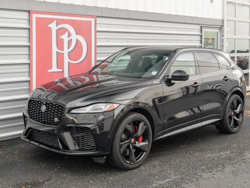 Used 2022 Jaguar F-PACE SVR image 41