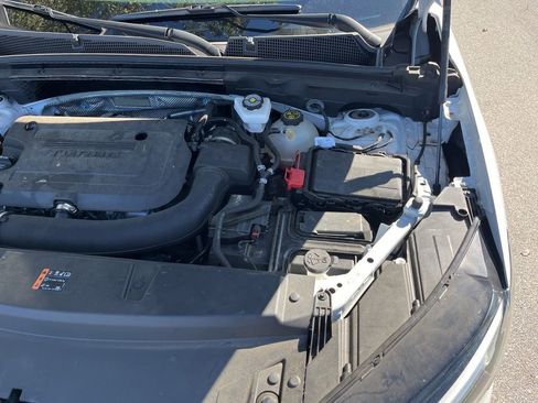 Used 2022 Buick Envision Essence w/ Technology Package I image 13