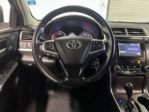 Used 2016 Toyota Camry SE image 21