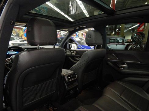 Used 2023 Mercedes-Benz GLE 450 4MATIC w/ AMG Line Exterior image 35