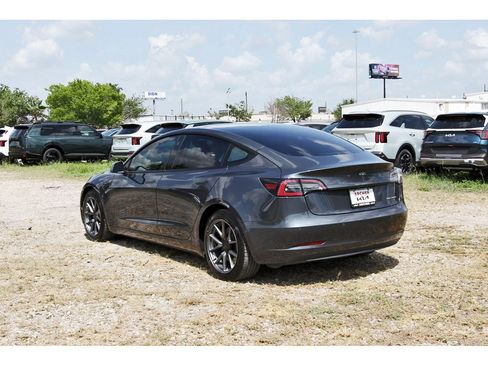 Used 2022 Tesla Model 3 Long Range AWD/4WD image 5