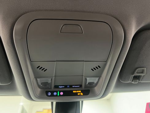 Used 2025 Chevrolet Blazer LT image 49