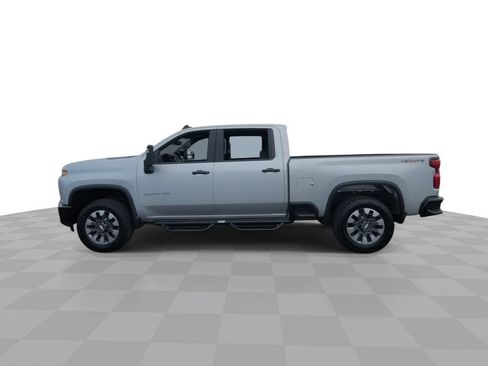 Used 2022 Chevrolet Silverado 2500 Custom w/ Custom Value Package AWD/4WD image 5