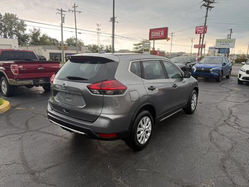 Used 2018 Nissan Rogue S FWD image 6