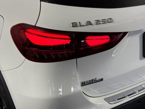 Used 2025 Mercedes-Benz GLA 250 image 36
