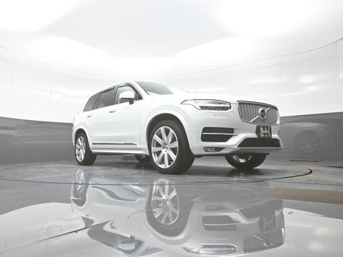 Used 2019 Volvo XC90 T6 Inscription w/ Advanced Package AWD/4WD image 10