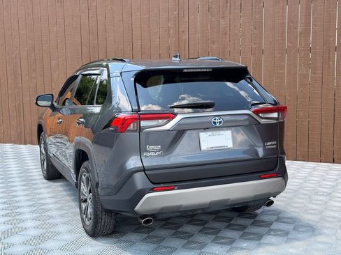 Used 2022 Toyota RAV4 Limited AWD/4WD image 15