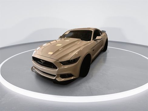 Used 2017 Ford Mustang GT image 4