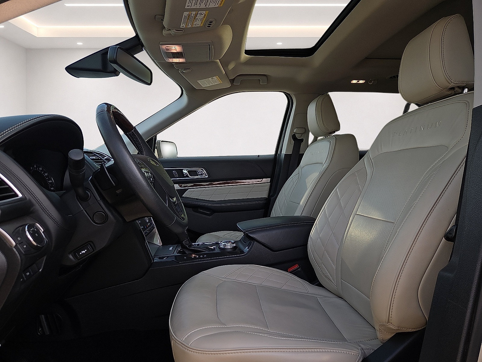 Used 2018 Ford Explorer Platinum AWD/4WD image 15