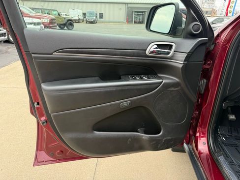 Used 2020 Jeep Grand Cherokee Limited w/ Luxury Group II image 13