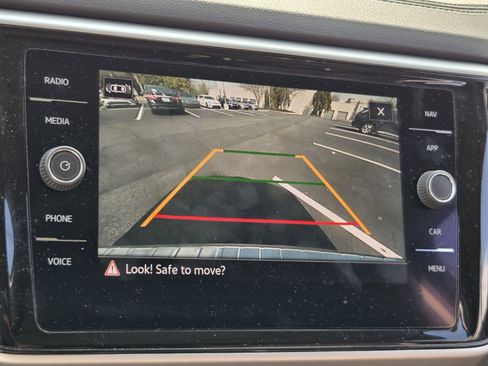 Used 2022 Volkswagen Atlas SEL R-Line image 19