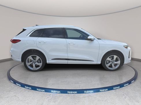 Certified 2025 Audi Q5 Premium w/ Premium Plus AWD/4WD image 4