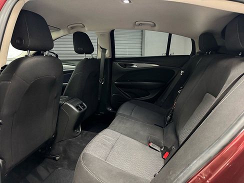 Used 2019 Buick Regal Preferred image 11