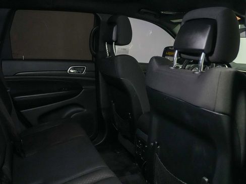 Used 2018 Jeep Grand Cherokee Laredo RWD image 21