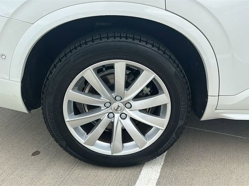 Used 2018 Volvo XC90 T6 Momentum w/ Convenience Package image 17