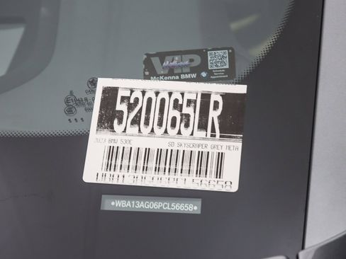 Certified 2023 BMW 530e w/ Premium Package image 30