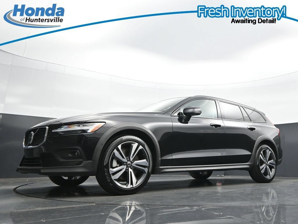 Used 2025 Volvo V60 B5 Cross Country Plus AWD/4WD image 30