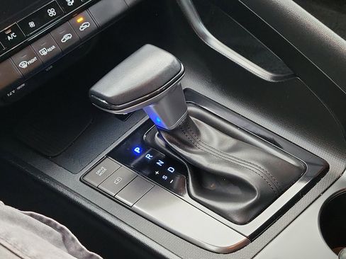 Certified 2025 Hyundai Elantra Sport image 13