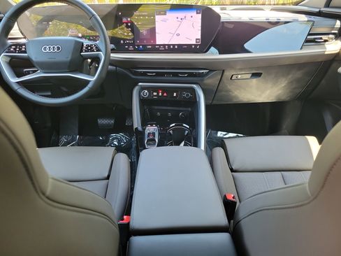 Used 2025 Audi Q5 Premium Plus w/ Premium Plus image 14