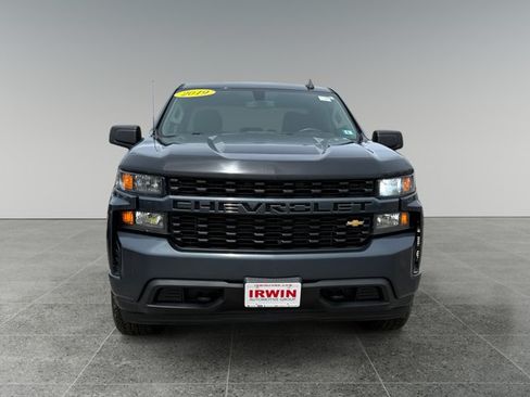 Used 2019 Chevrolet Silverado 1500 Custom w/ Custom Value Package AWD/4WD image 9