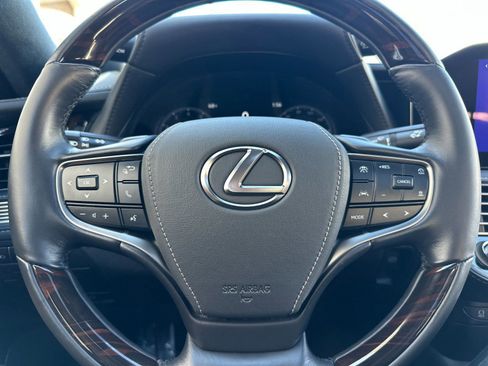 Used 2025 Lexus LS 500 w/ Interior Upgrade Package image 24