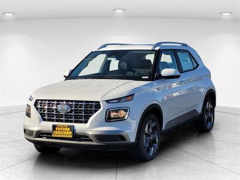 New 2026 Hyundai Venue SEL image 2