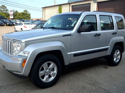 Used 2012 Jeep Liberty Sport image 14
