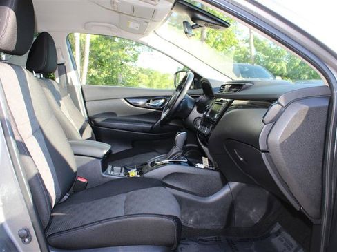 Used 2021 Nissan Rogue Sport SV image 10