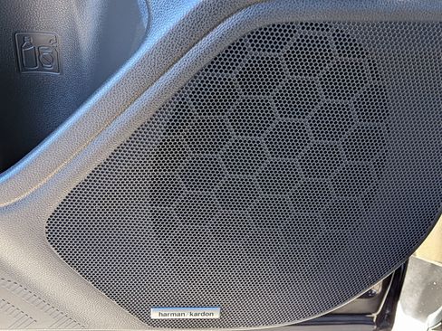 Certified 2025 Subaru Forester Limited w/ Popular Package #2 image 10