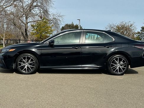 Certified 2024 Toyota Camry SE image 8