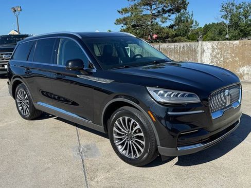 Used 2023 Lincoln Aviator AWD w/ Premium Package image 6