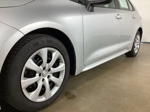 Used 2023 Toyota Corolla LE FWD image 2