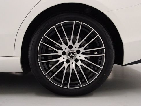 Certified 2025 Mercedes-Benz C 300 4MATIC Sedan image 10