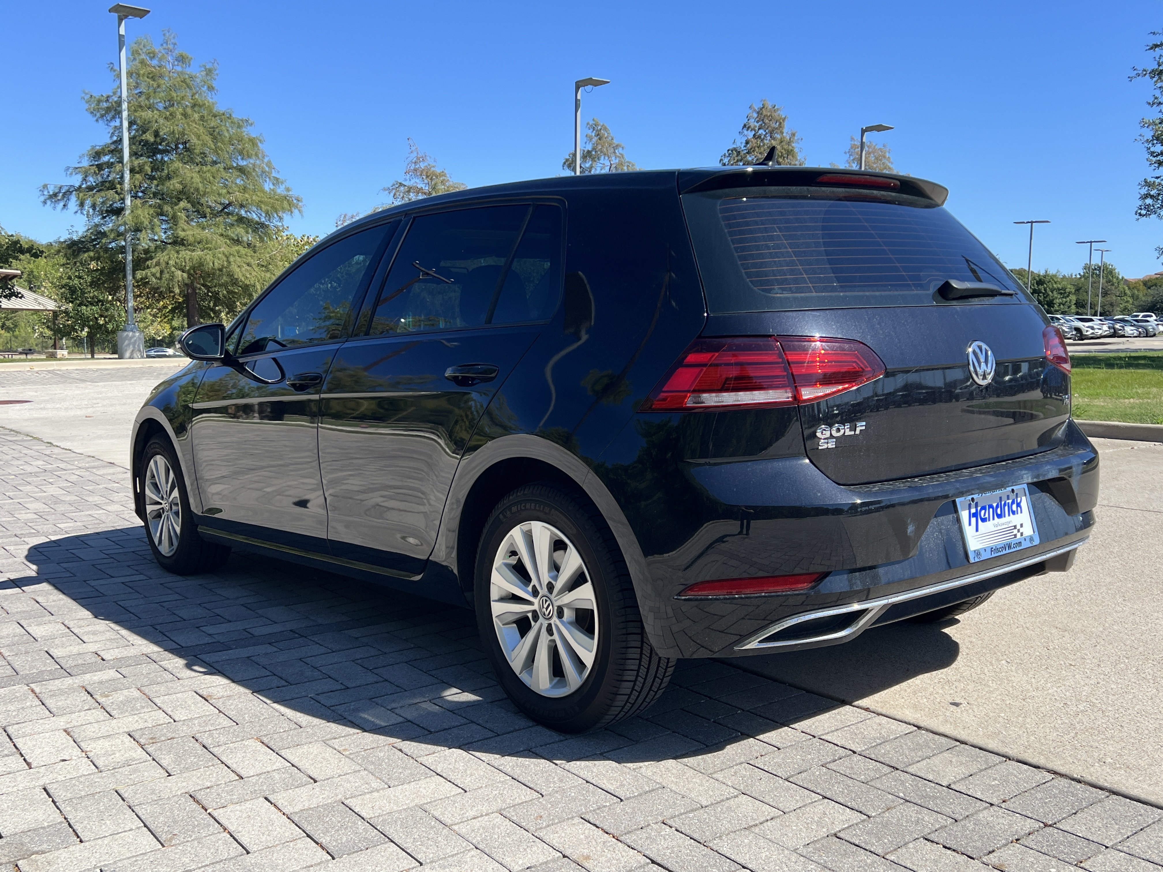 Used 2018 Volkswagen Golf SE FWD image 7