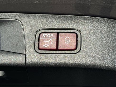 Used 2023 Mercedes-Benz GLA 250 4MATIC image 33