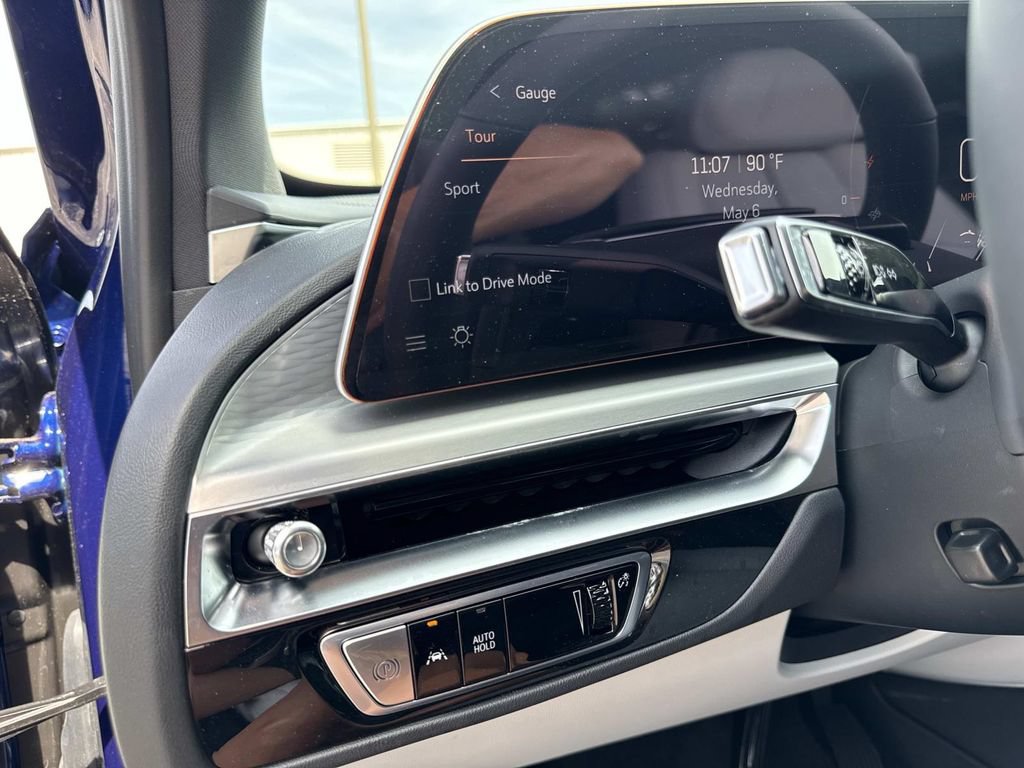 New 2026 Cadillac Lyriq Sport RWD image 31