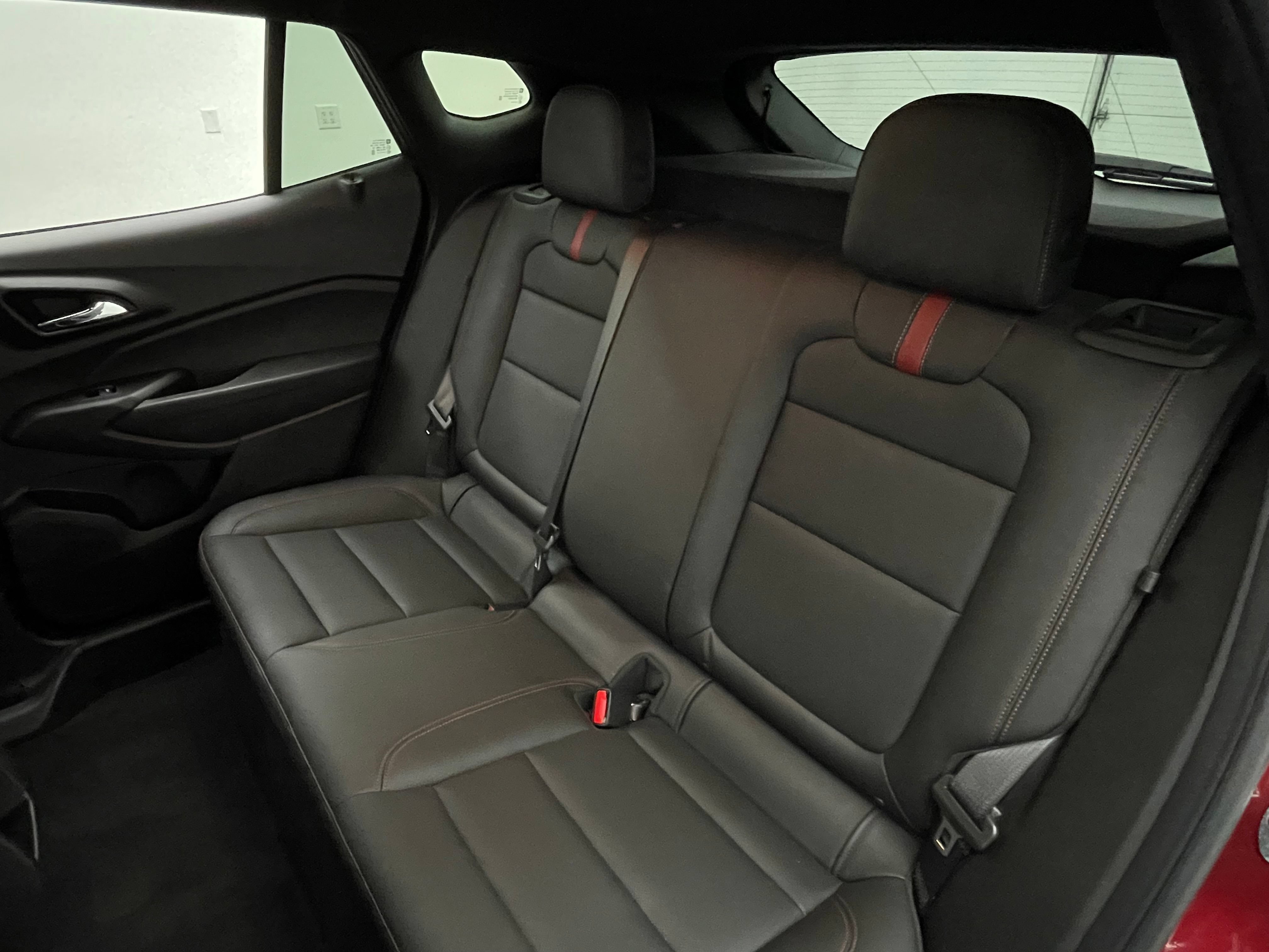 Used 2024 Chevrolet Trax RS w/ Sunroof Package FWD image 40