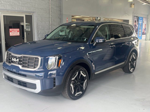 Used 2025 Kia Telluride S AWD/4WD image 1