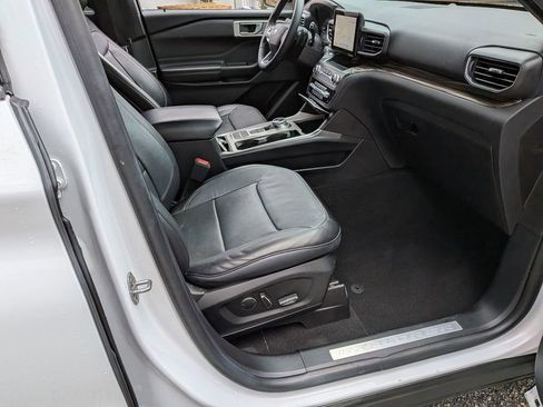 Used 2020 Ford Explorer Limited image 33