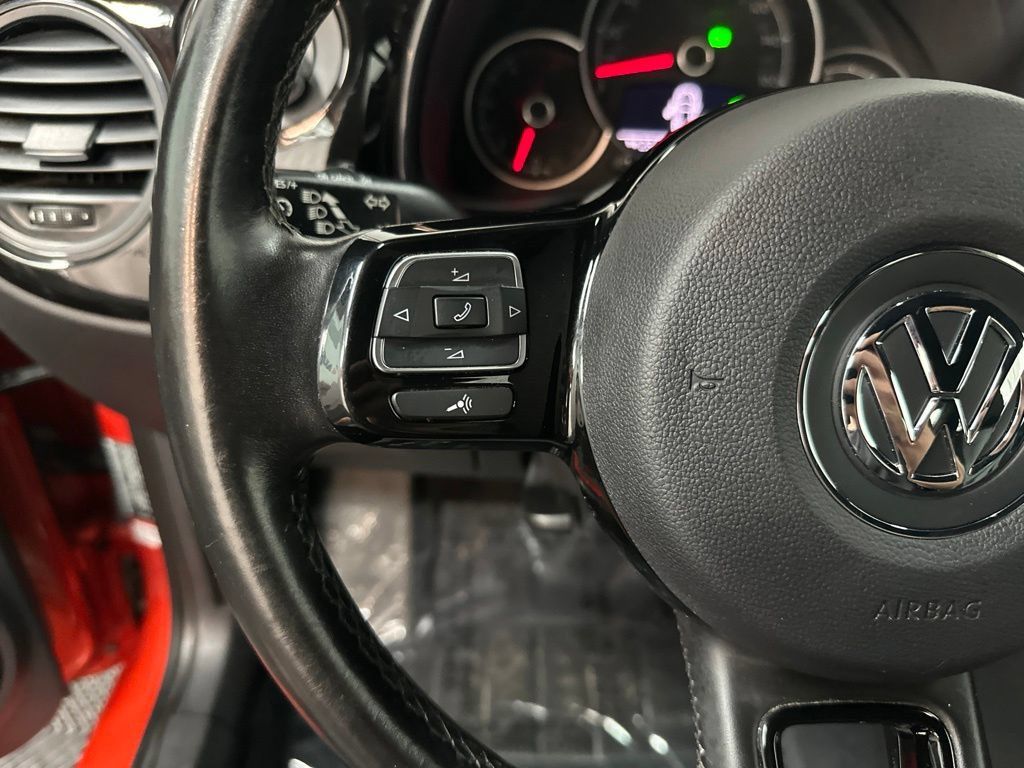 Used 2018 Volkswagen Beetle 2.0T S FWD image 15