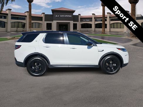 Used 2020 Land Rover Discovery Sport SE image 9