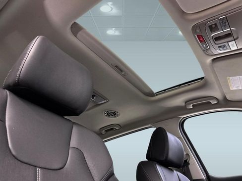 Used 2023 Kia Telluride EX w/ EX Captain's Chair Package FWD image 16