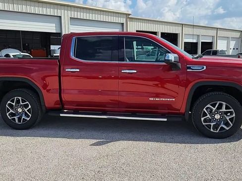 New 2026 GMC Sierra 1500 SLT image 9