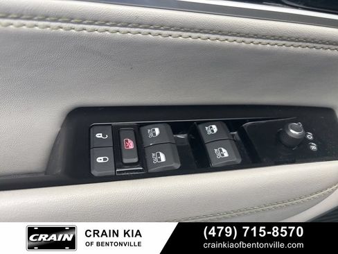 Used 2023 Jeep Wagoneer Series II w/ Flexible Seating Group AWD/4WD image 13