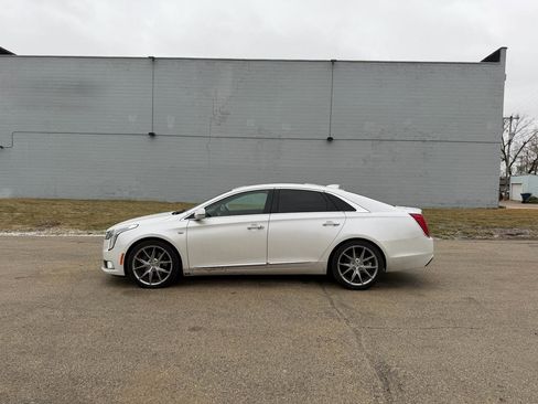 Used 2019 Cadillac XTS Luxury image 4