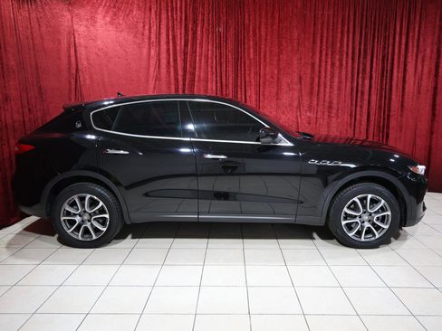 Used 2018 Maserati Levante image 8