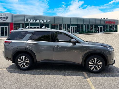 Certified 2024 Nissan Pathfinder SL AWD/4WD image 6