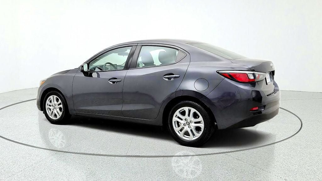 Used 2017 Toyota Yaris iA FWD image 7