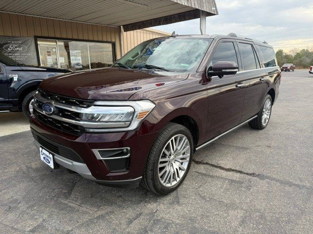 Used 2023 Ford Expedition Max Limited AWD/4WD image 2