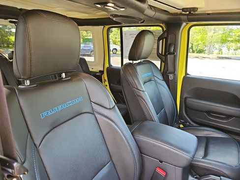 Used 2023 Jeep Wrangler Unlimited Rubicon 4xe w/ Cold Weather Group AWD/4WD image 12